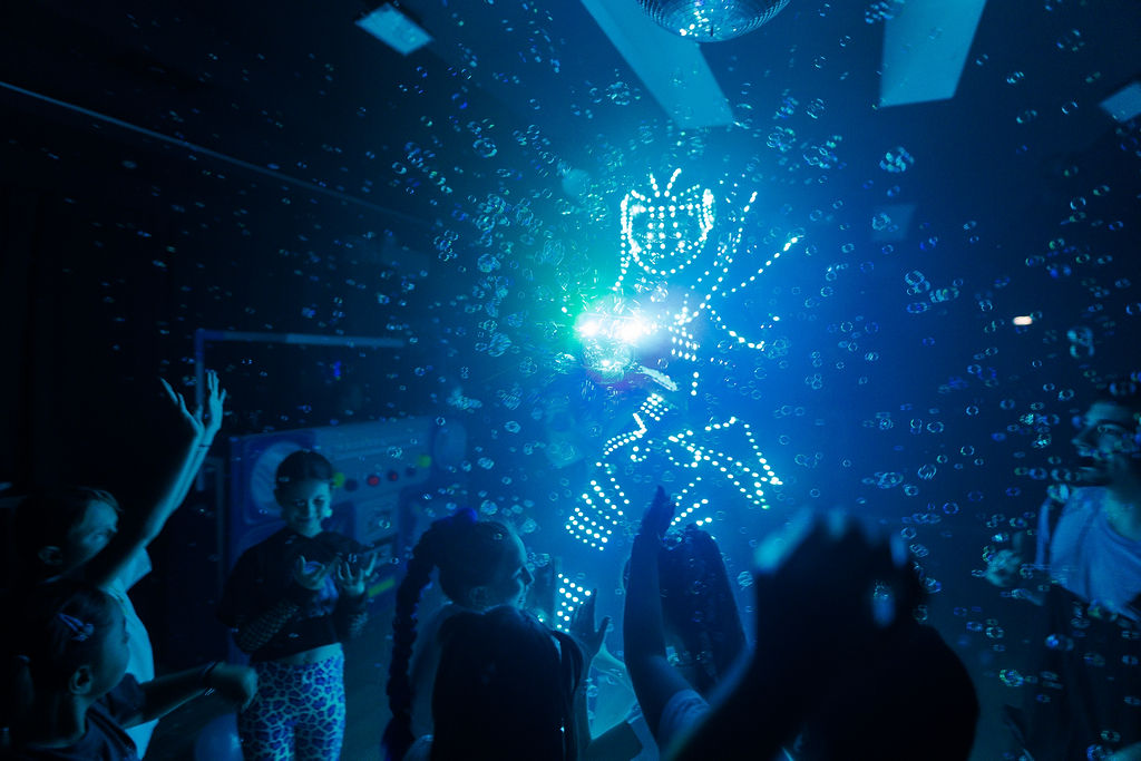 Bubble show cu lumini LED la petrecere